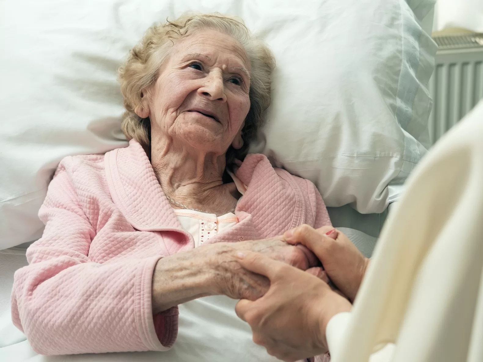 Covid-19: inician vacunación en hogar Fundación Las Rosas de Talcahuano