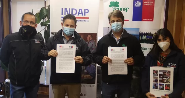 CONAF e INDAP firman convenio para apoyar a comunidades indígenas