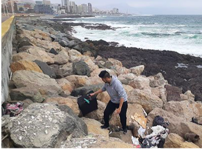 Maletas, ropa y frazadas: los nuevos desechos que se acumulan en playas de Antofagasta