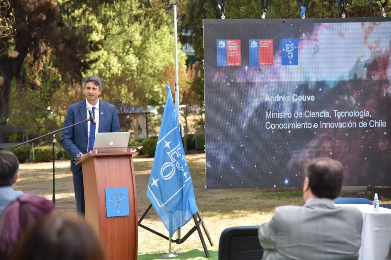 ESO y Chile firman convenio de cooperación científica y tecnológica con el que se convertirá en el telescopio más grande del mundo